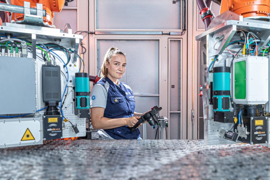 Como a BMW está produzindo baterias de alta voltagem