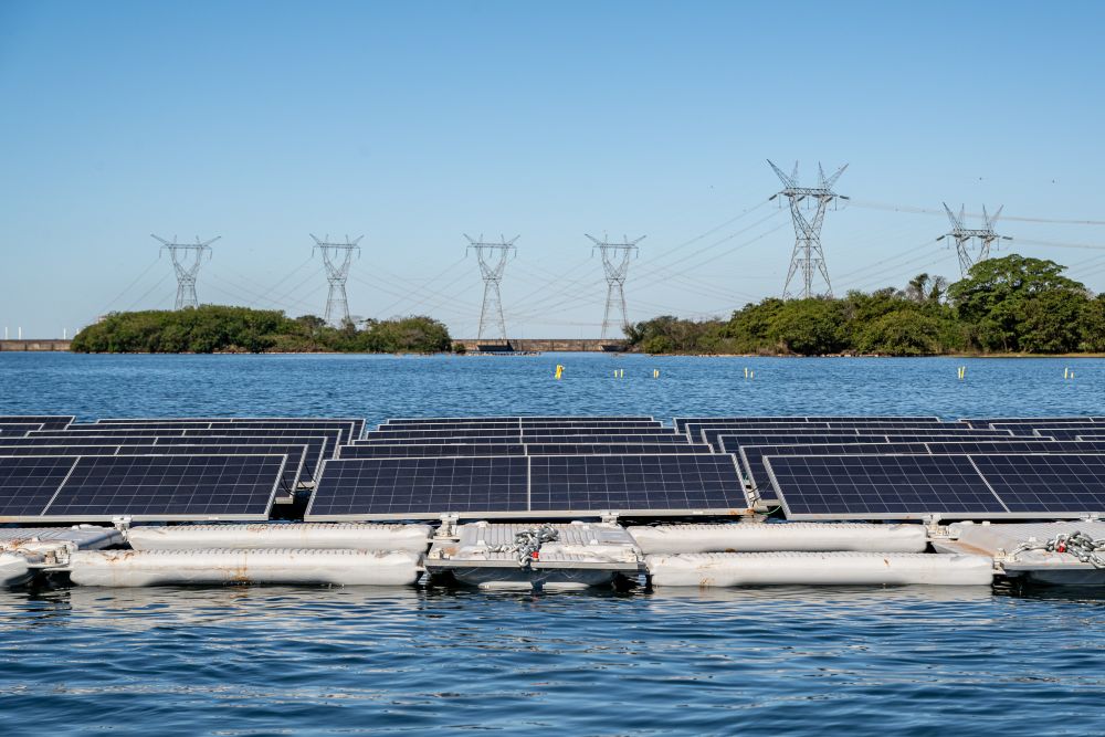 painéis solares vai reforçar energia em Itaipu