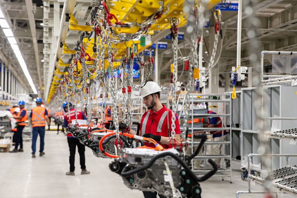 BYD inaugura maior fábrica de veículos elétricos da América Latina