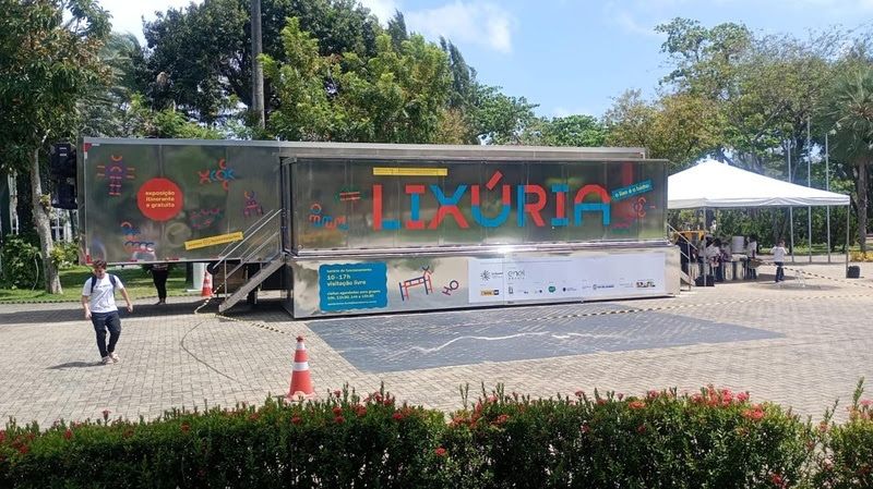 Veja como visitar o Busão das Artes com a exposição ‘Lixúria’