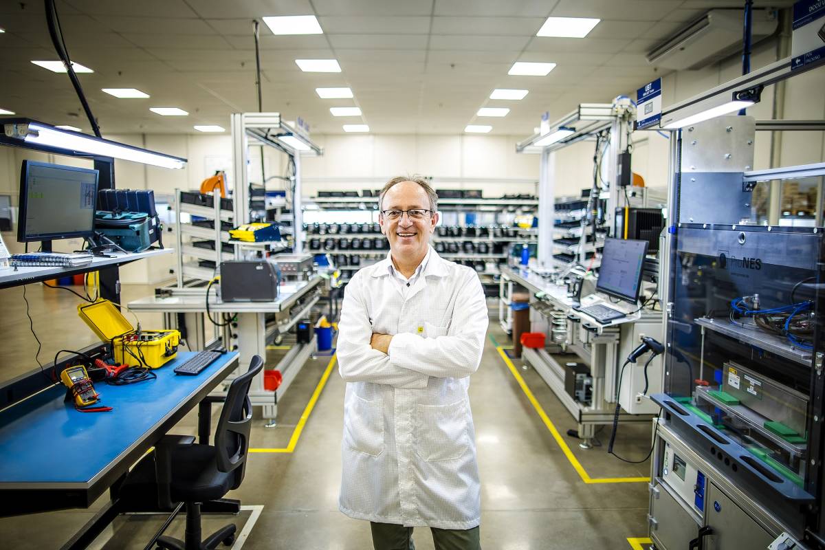 Adilson Victoria, Gerente de Engenharia de Manufatura e Planta, detalhou como é o funcionamento, a vida útil e os desafios das baterias