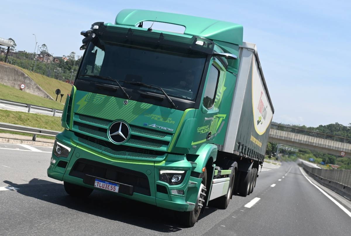 Suzano usa caminhões elétricos na logistica de papel