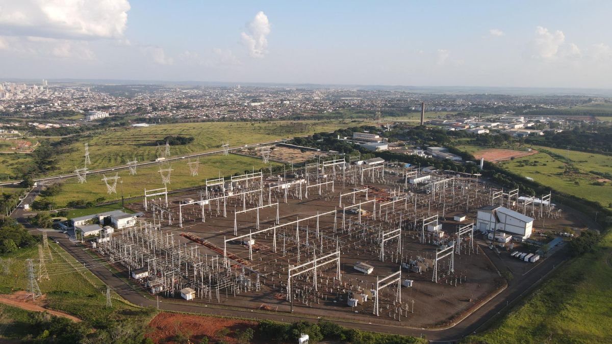 ISA e Hitachi Energy avançam no reator a óleo vegetal
