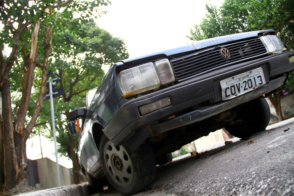 Senado avança com projeto para retirada de carros abandonados