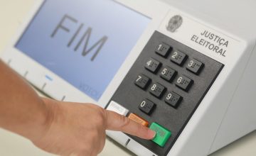 Urna Eletrônica funciona sem luz?