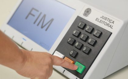 Urna Eletrônica funciona sem luz?