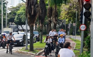 São Paulo começa multar bikes e patinetes elétricos