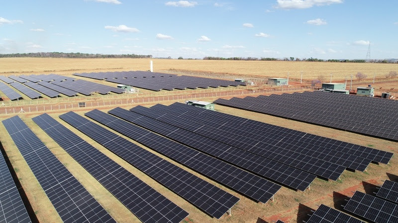 Economizar R$ 100 milhões de energia? Entenda a aposta de Goiás
