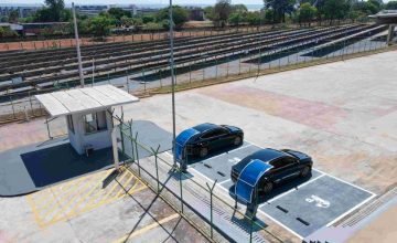 Exército inaugura eletroposto com energia solar e armazenamento