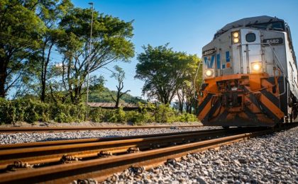 Automação ferroviária reduz consumo de diesel e emissões