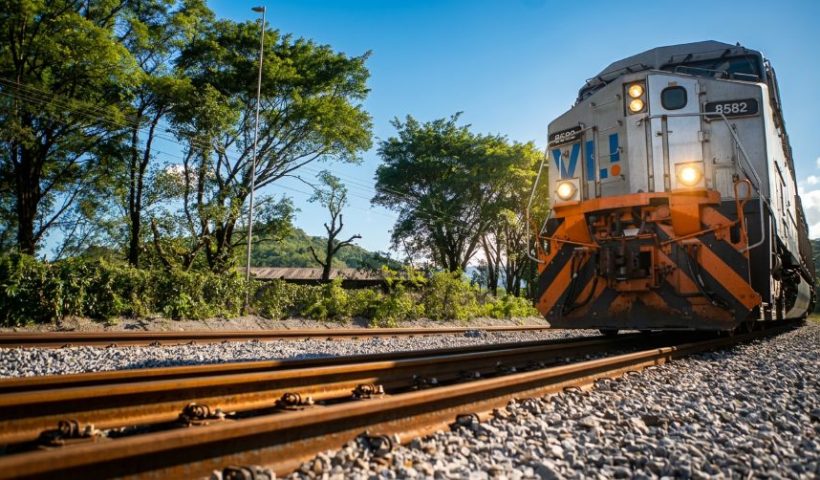 Automação ferroviária reduz consumo de diesel e emissões